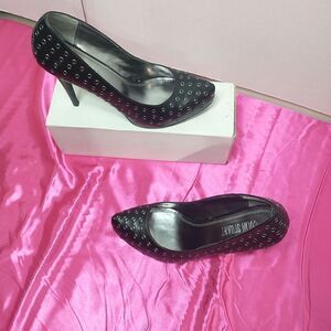 Colin Stuart Women Black Heels 8.5. Condition is Pre-owned. 